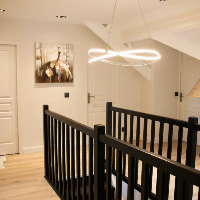 Modernisation d'une maison avec cuisine ilot et verriere