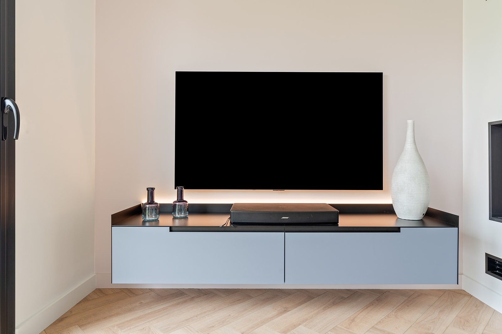 Meuble tv suspendu bleu avec led