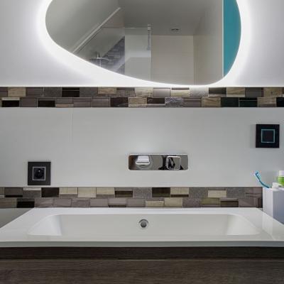 Miroir Led pour salle de bains par Peggy Guezello