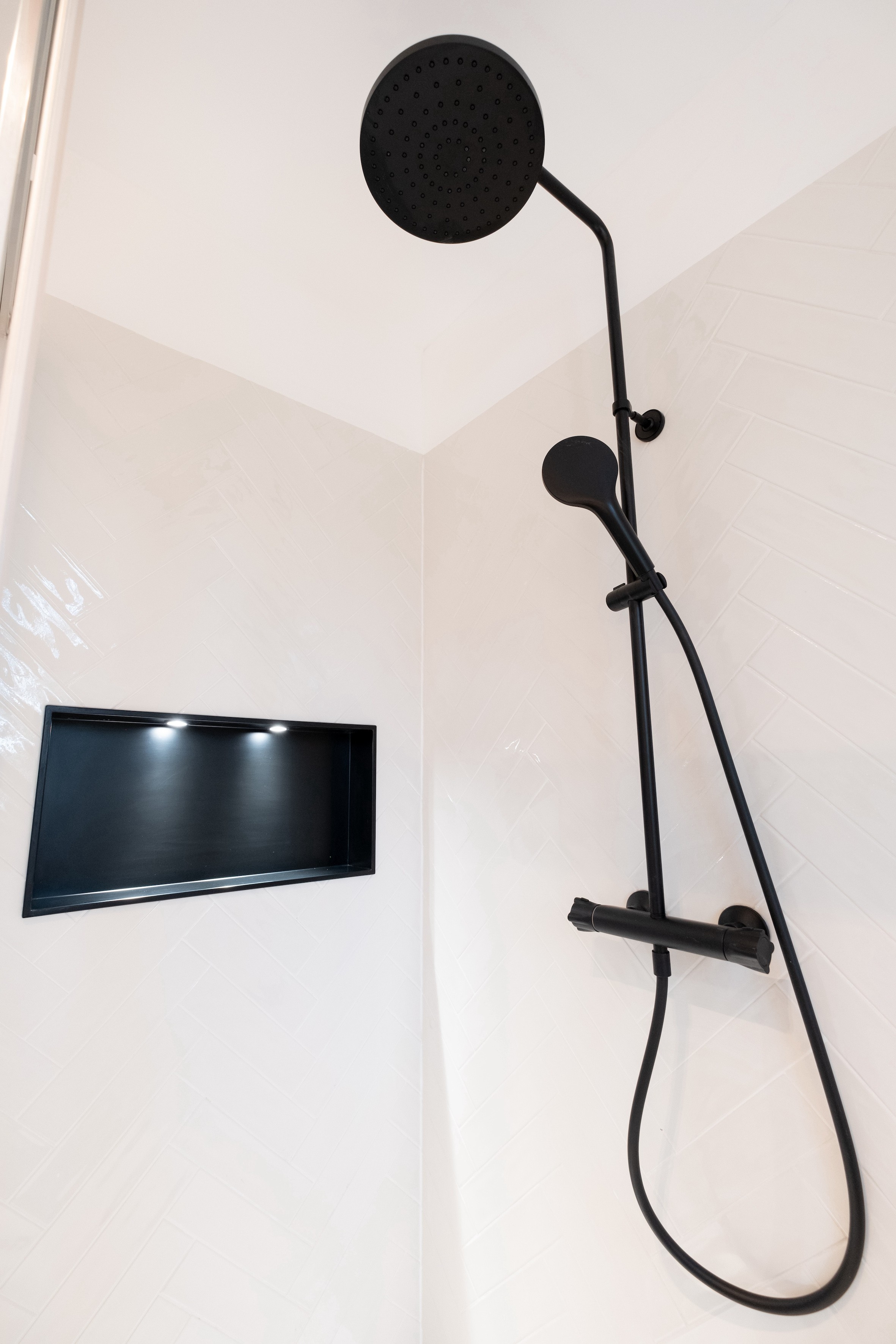 Niche led pour douche