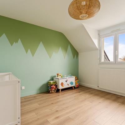 Peinture montagne chambre enfant