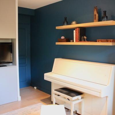 Piano avec mur bleu peggy guezello 1001 ide es